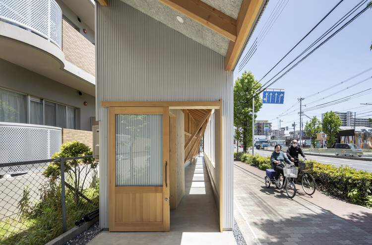 YOKONAGAYA Салон красоты / Офис для окружающей среды - Фотография интерьера, фасада, окон