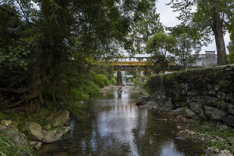 FW JI·Крытый мост на акведуке / IARA – фотография экстерьера, набережная, лес, сад