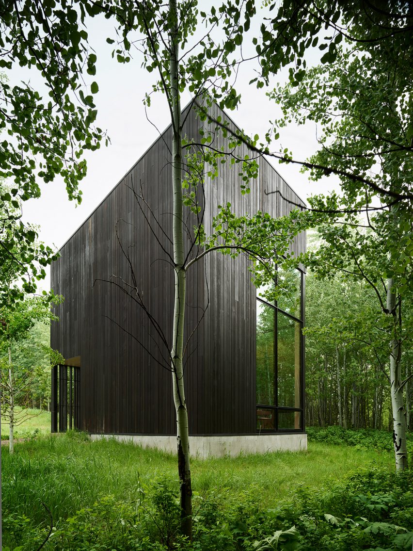 Кубический дом в лесу