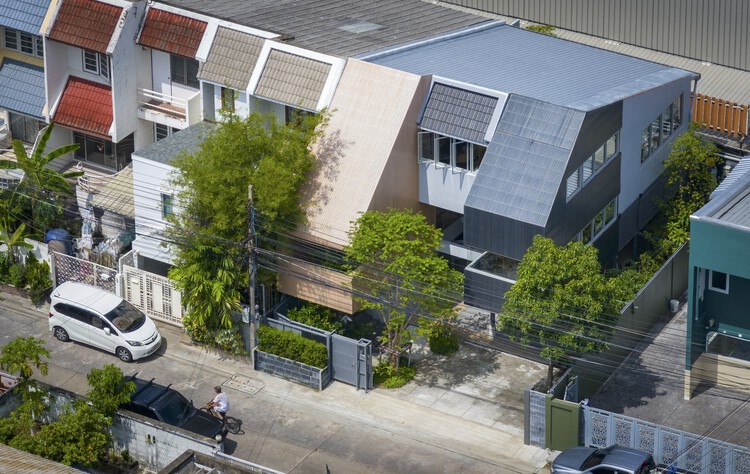 Офис PROUD / BodinChapa Architects - Фотография экстерьера, окна, фасад