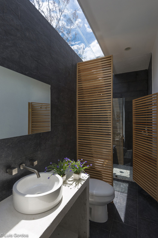 30 открытых ванных комнат: объединение бриза и природы в личном пространстве — изображение 31 из 37