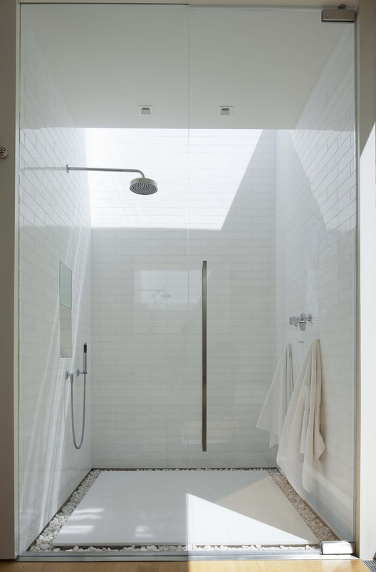 30 открытых ванных комнат: объединение бриза и природы в личном пространстве — изображение 20 из 37