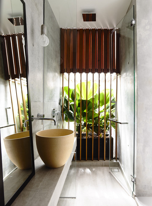 30 открытых ванных комнат: объединение бриза и природы в личном пространстве — изображение 7 из 37