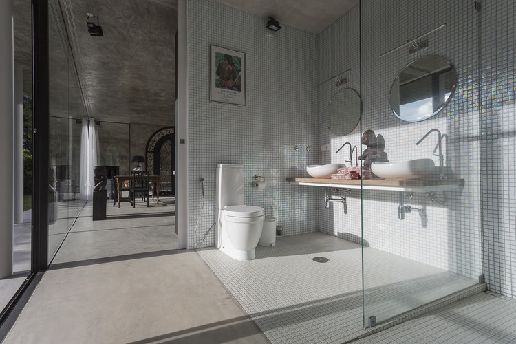 30 открытых ванных комнат: объединение бриза и природы в личном пространстве — изображение 15 из 37