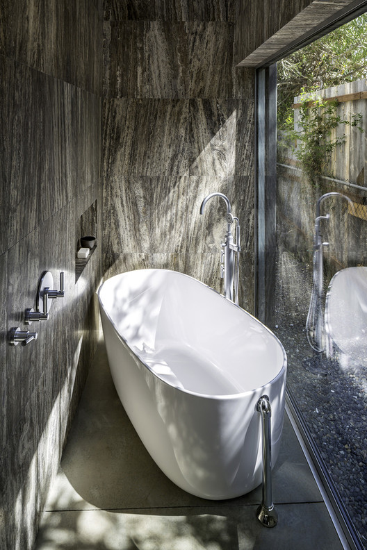 30 открытых ванных комнат: объединение бриза и природы в личном пространстве — изображение 13 из 37