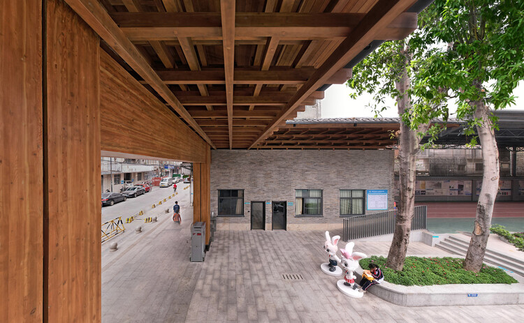 Начальная школа Жуанчонг / Archseeing — фотография интерьера, окна, балка