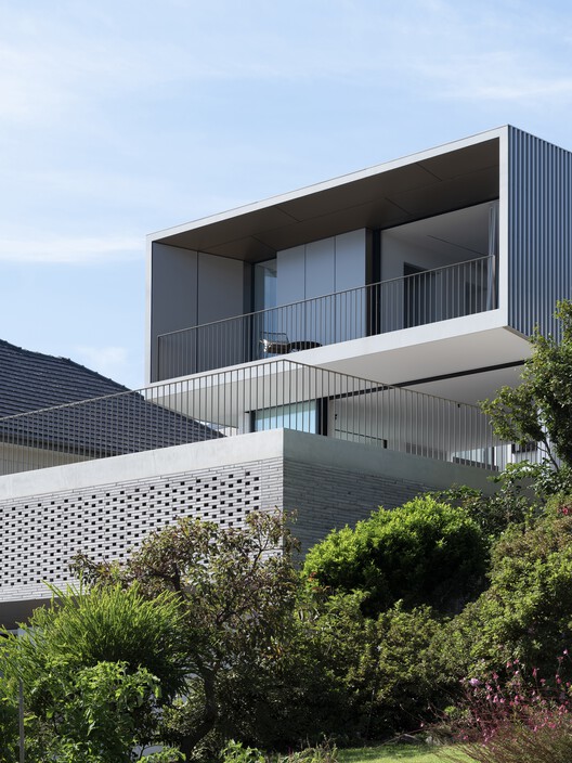 Strata House / pH+ Architects — фотография экстерьера, фасада, окон