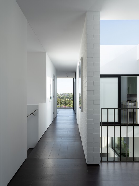 Strata House / pH+ Architects — Фотография интерьера, стекло