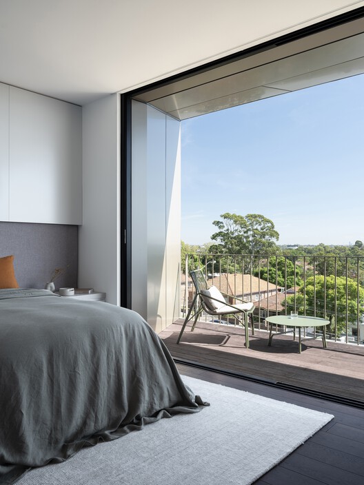 Strata House / pH+ Architects — Фотография интерьера, спальня, кровать