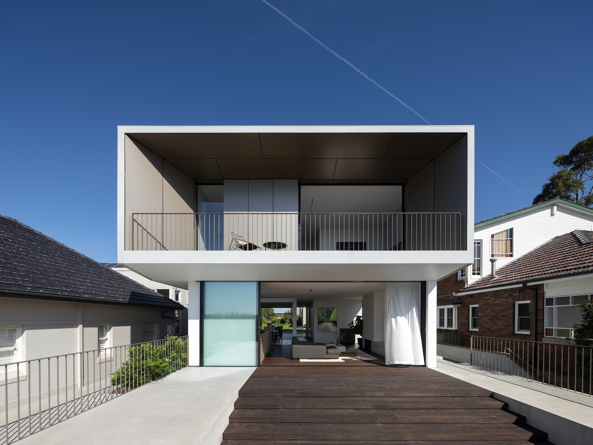Strata House / pH+ Architects
