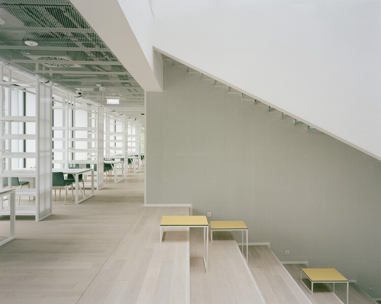 Библиотека и студенческий центр BBU / Gereben Marian Architects - Фотография интерьера, окна