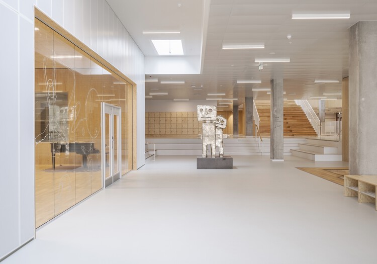 Школа Nordøstmager / Christensen & Co Architects - Фотография интерьера, колонна