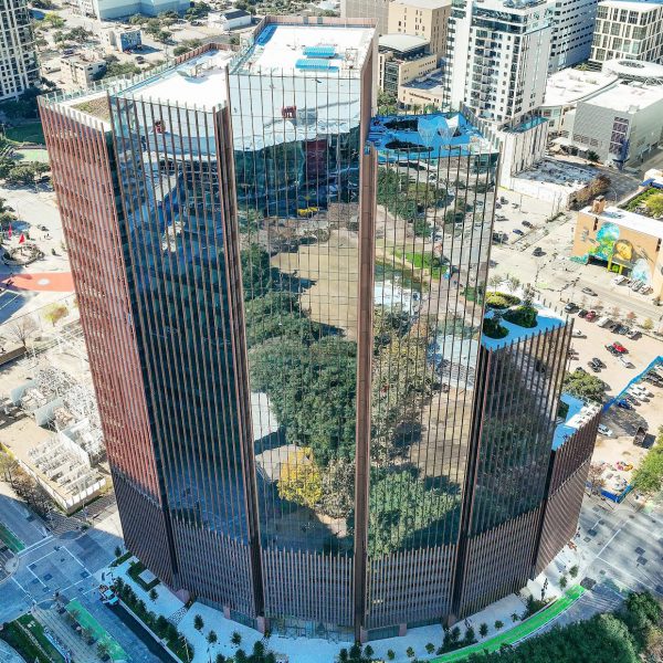 BIG завершает строительство «комплекса башен» в Хьюстоне