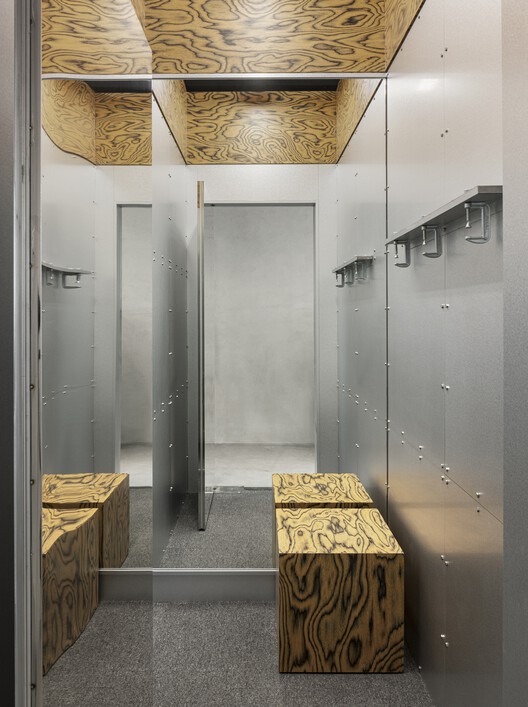 Магазин MAHAGRID / COV Studio - Фотография интерьера, ванная комната, дверь