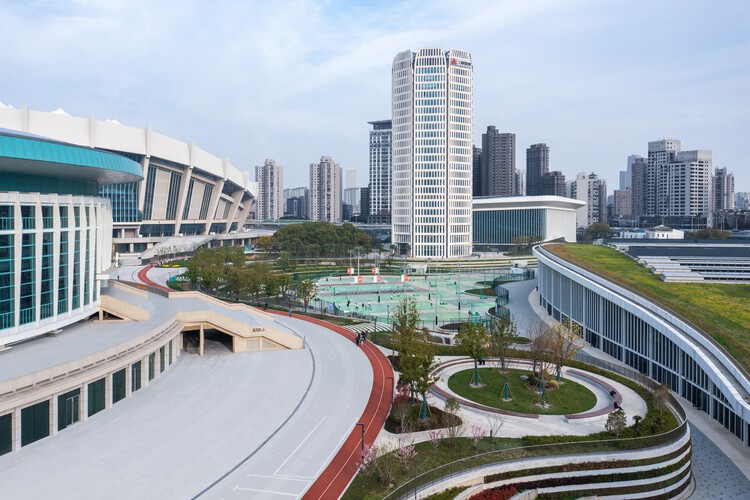 Спортивный парк Сюйцзяхуэй / HPP Architects — фотография экстерьера, городской пейзаж