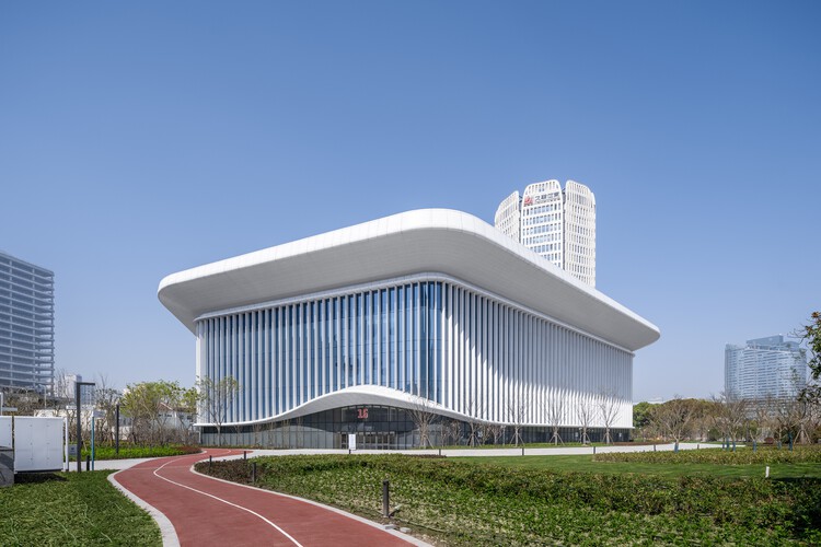 Спортивный парк Сюйцзяхуэй / HPP Architects - Экстерьерная фотография, фасад