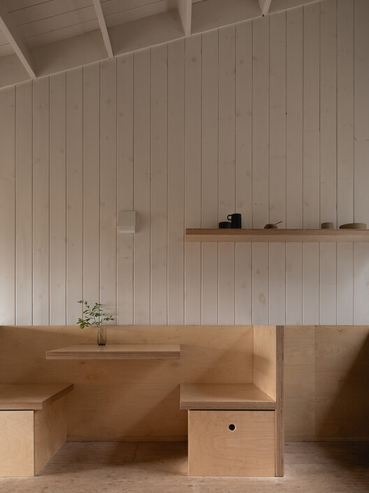 Домик Territoire Charlevoix / Atelier l'Abri - Фотография интерьера, кухня, балка
