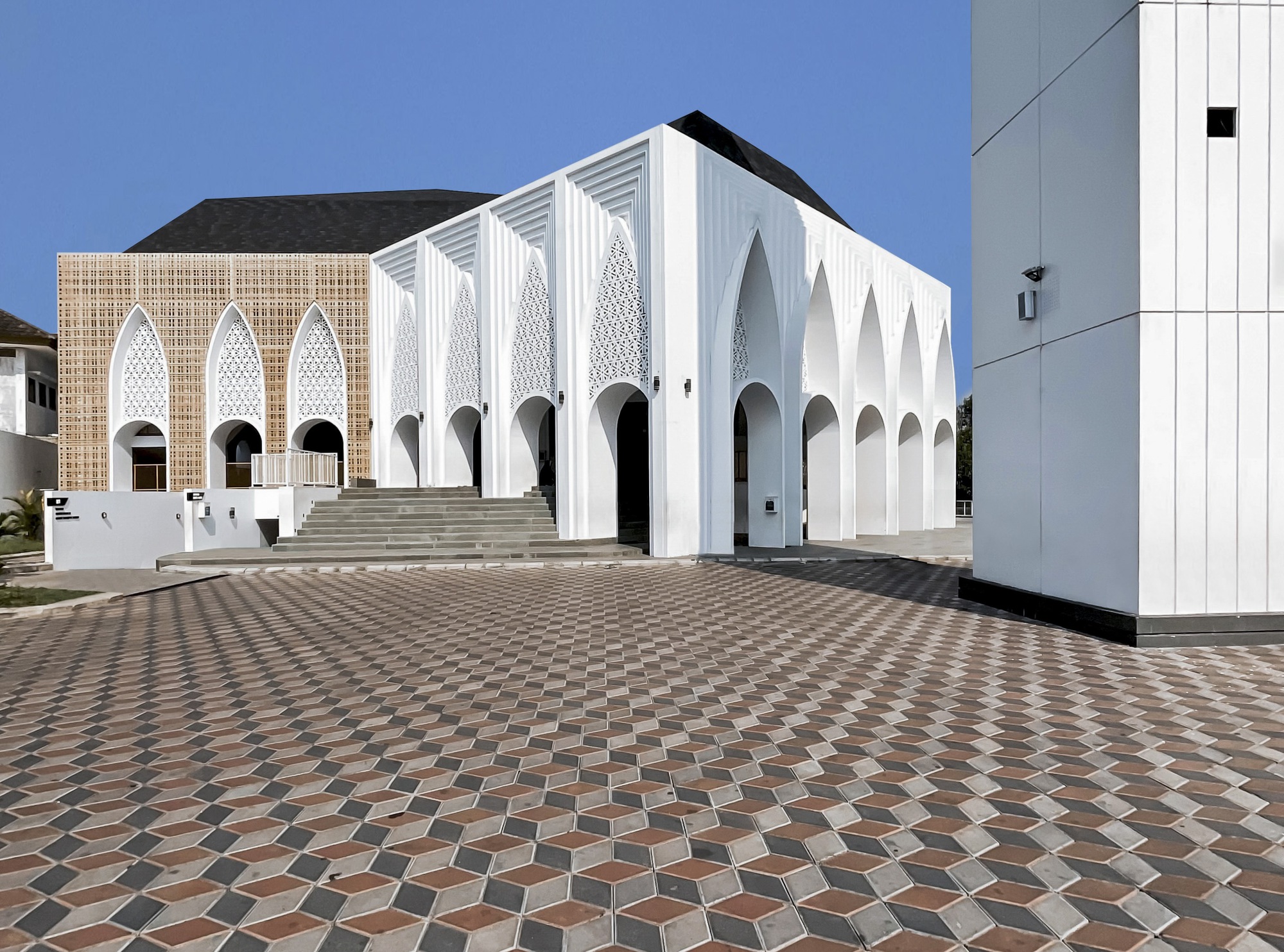 Большая мечеть Аль-Муттакин / Архитектор Андырахман