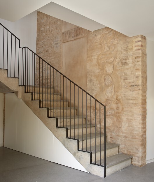 Ремонт дома Alquería / mmarq arquitectura y Urbanismo - Фотография интерьера, лестница, перила