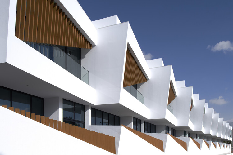 The H Residence / Tariq Khayyat Design Partners - tkdp - Экстерьерная фотография, окна, фасад