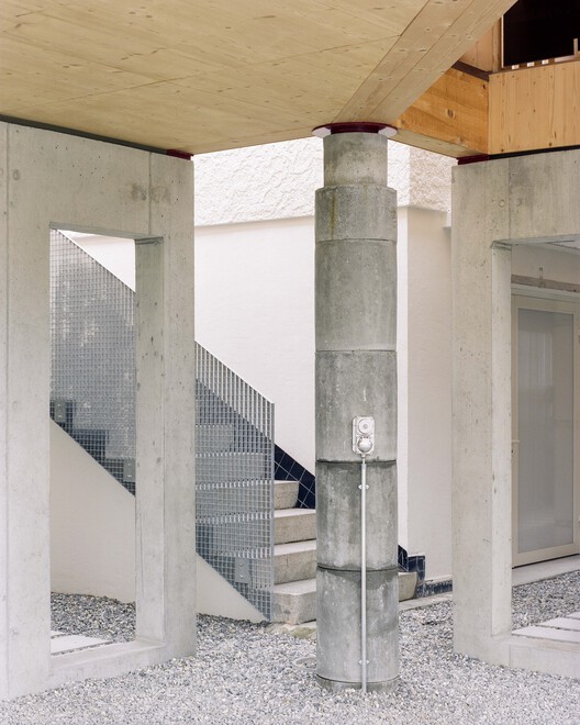 Общественное жилье в Вилли / Madeleine Architects + Studio Francois Nantermod - Фотография интерьера, колонна, балка