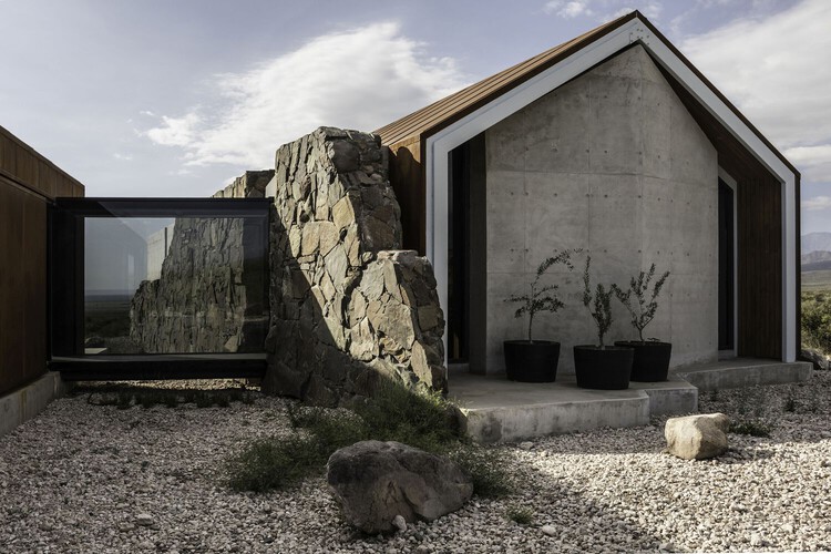Использование натурального камня в современной аргентинской архитектуре — изображение 13 из 17