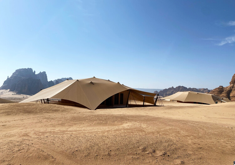 Архитектурные вмешательства в пустыню: естественные побеги, минимальное вмешательство и уединенная роскошь — Изображение 2 из 13