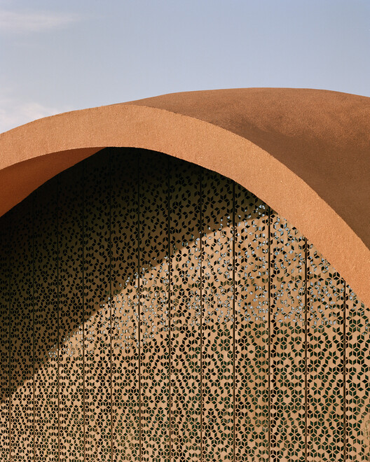 Архитектурные вмешательства в пустыню: естественные побеги, минимальное вмешательство и уединенная роскошь — Изображение 11 из 13