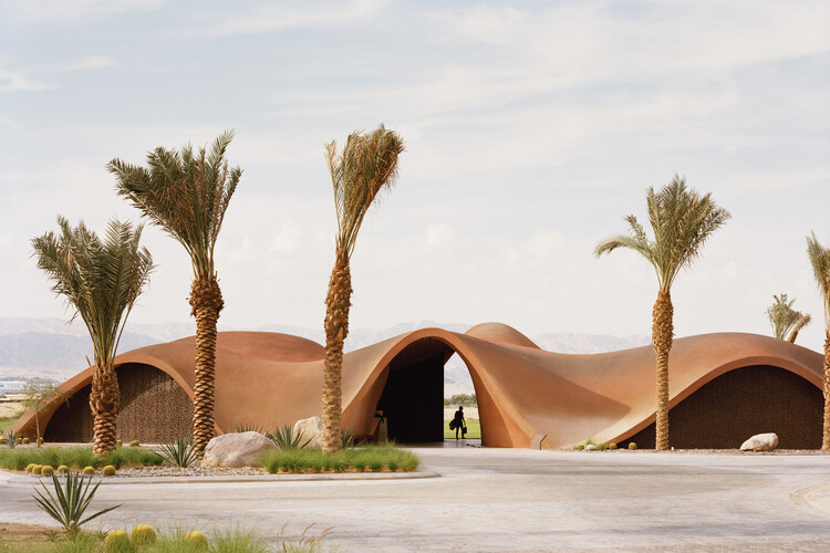 Архитектурные вмешательства в пустыню: естественные побеги, минимальное вмешательство и уединенная роскошь — Изображение 10 из 13