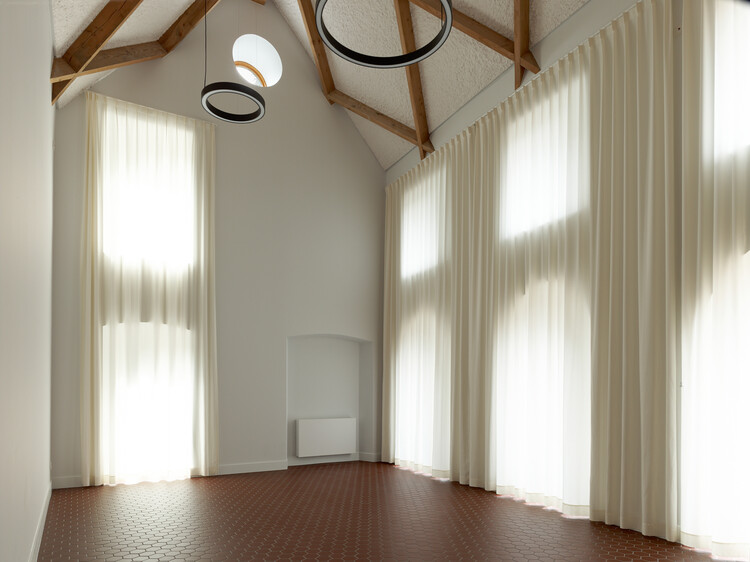 Центр ухода за престарелыми Gaudium / plusoffice Architects - Фотография интерьера, освещение, окна