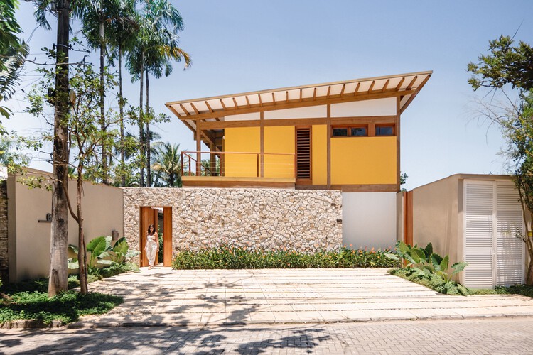Дом в Жукеи / Lucio Fleury Arquitetura - Фотография экстерьера, фасад