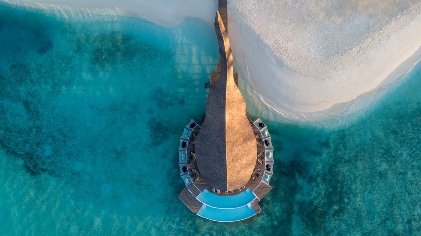 Вид с воздуха на ресторан Overwater от Atelier Nomadic