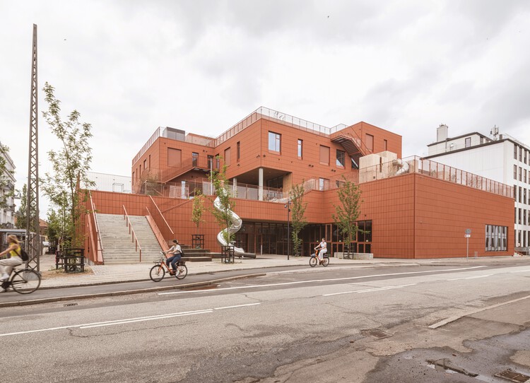 Школа Nordøstmager / Christensen & Co Architects — фотография экстерьера, фасад, окна