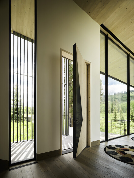 ShineMaker Residence / CLB Architects — Фотография интерьера, окна, стекло
