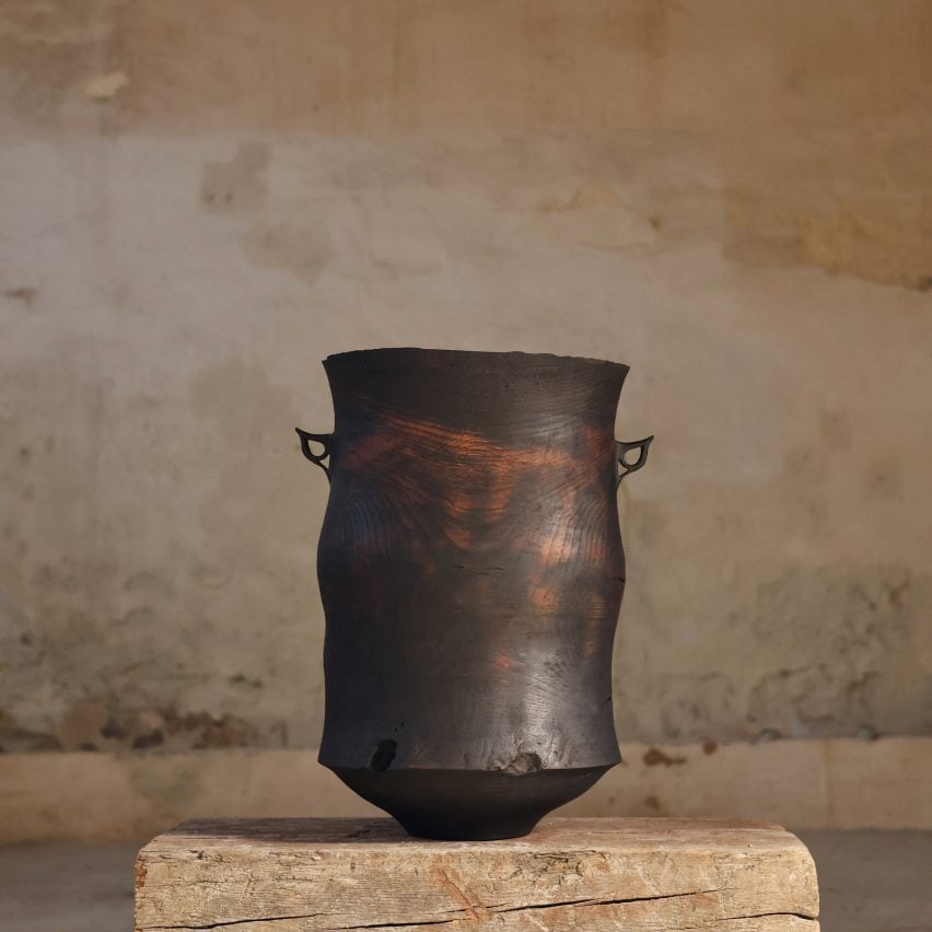 Большая деревянная ваза из коллекции Novus. 