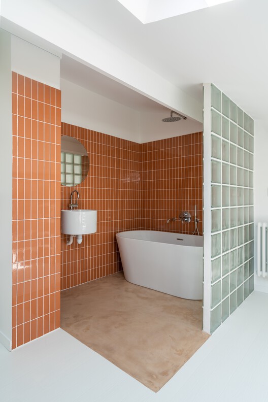 Petit Gervais Duplex / AJAR - Фотография интерьера, Ванная комната, Ванна