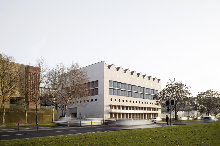 Пристройка государственной библиотеки Вюртемберга / LRO GmbH & Co. KG Freie Architekten BDA - Фотография экстерьера, фасада