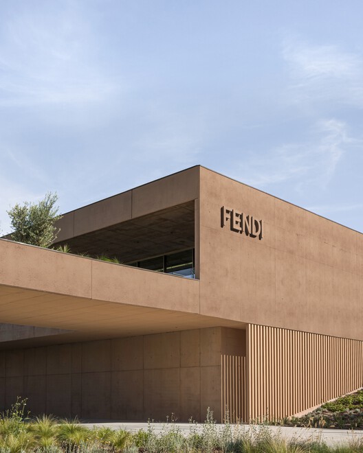 Фабрика Fendi / Piuarch - Фотография экстерьера, фасада