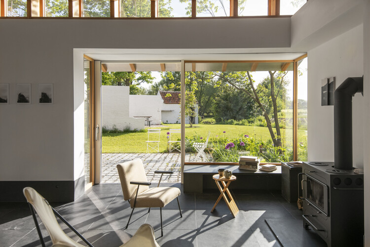 The Gallery House / Wim Goes Architectuur — Фотография интерьера, гостиная, стул, окна
