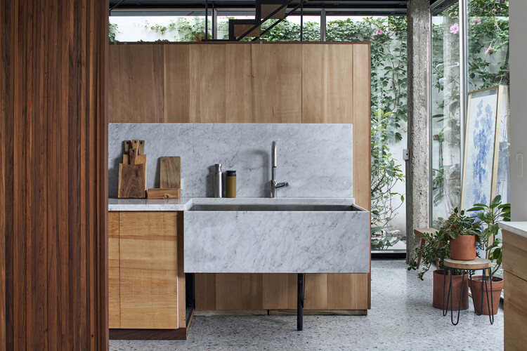 Mendoza House / La Base Studio — Фотография интерьера, кухня, столешница