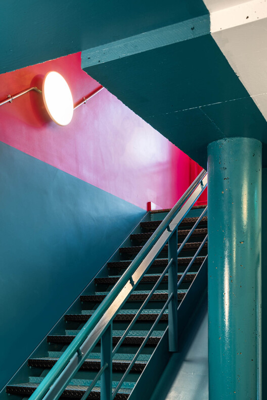 Брэдбери Воркс / [Y/N] Студия - Фотография интерьера, лестница, перила