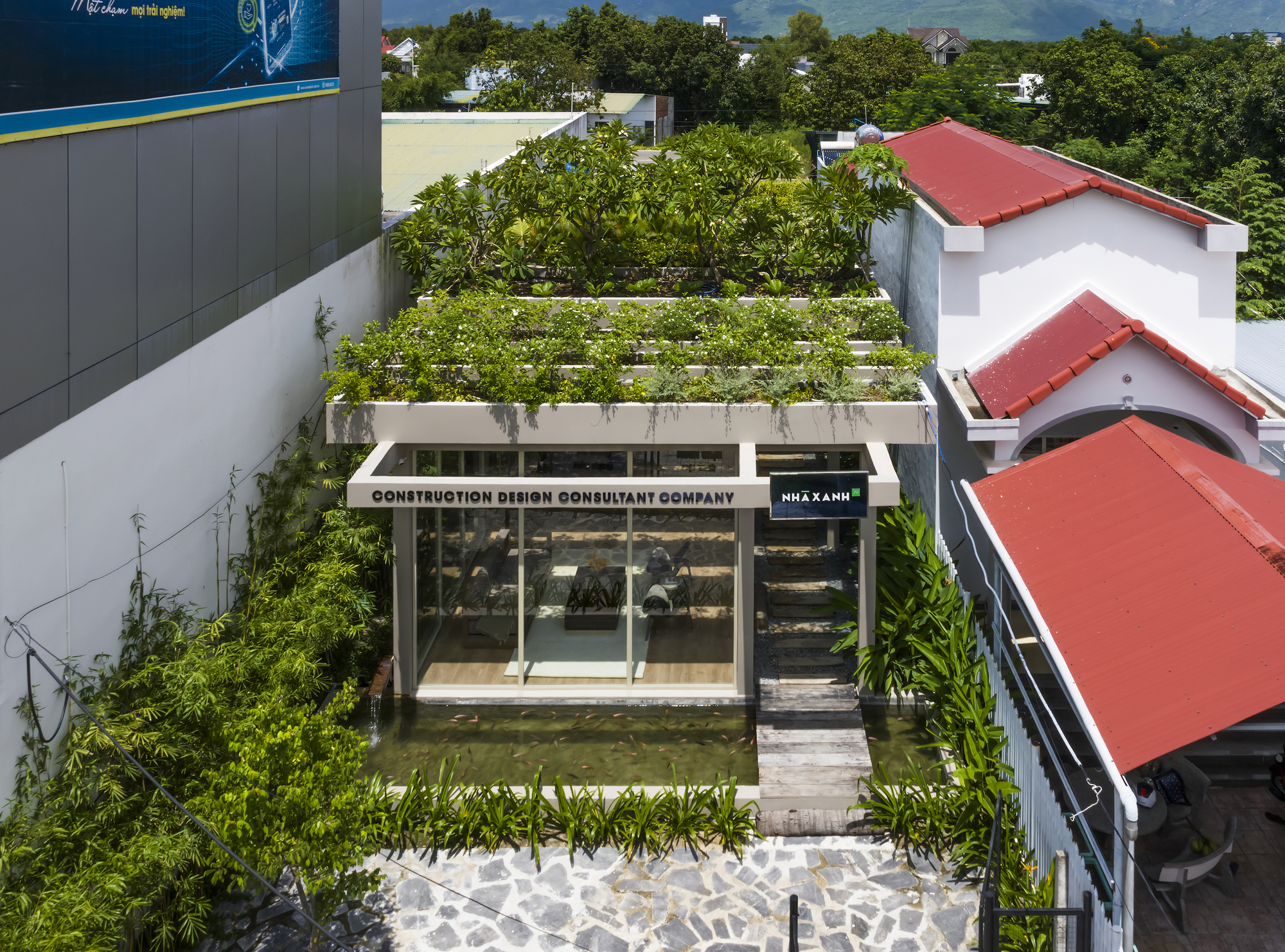 Офис для деревьев / Pham Huu Son Architects