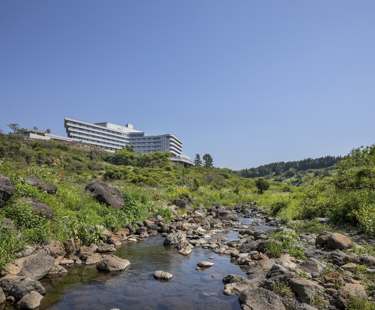 The Cliff Hotel Jeju / Soltozibin Architects – Экстерьерная фотография, набережная