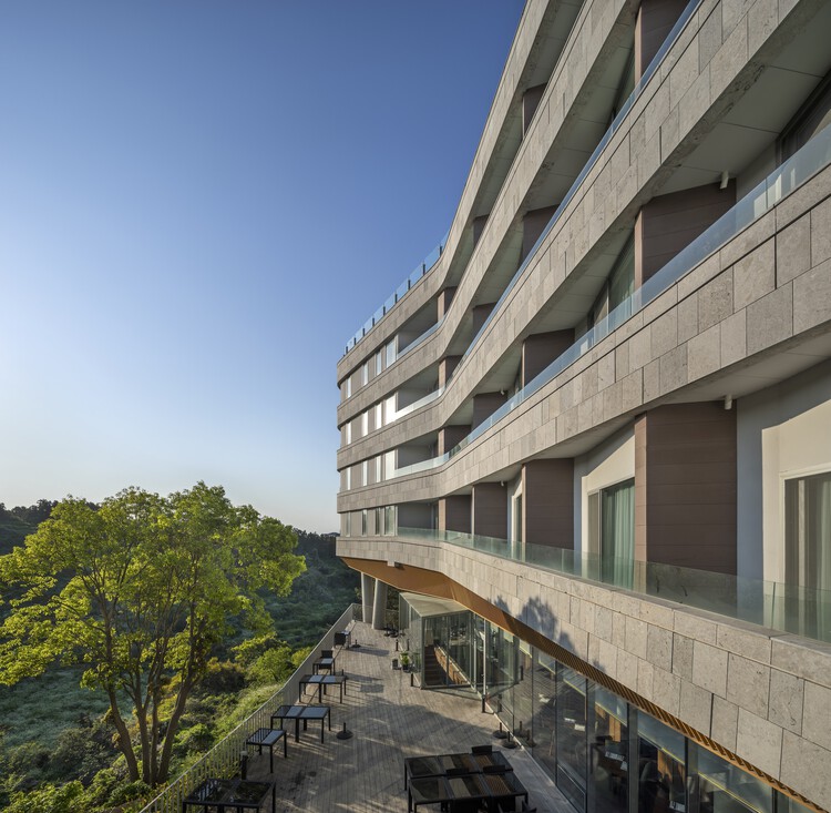 The Cliff Hotel Jeju / Soltozibin Architects - Экстерьерная фотография, окна, фасад