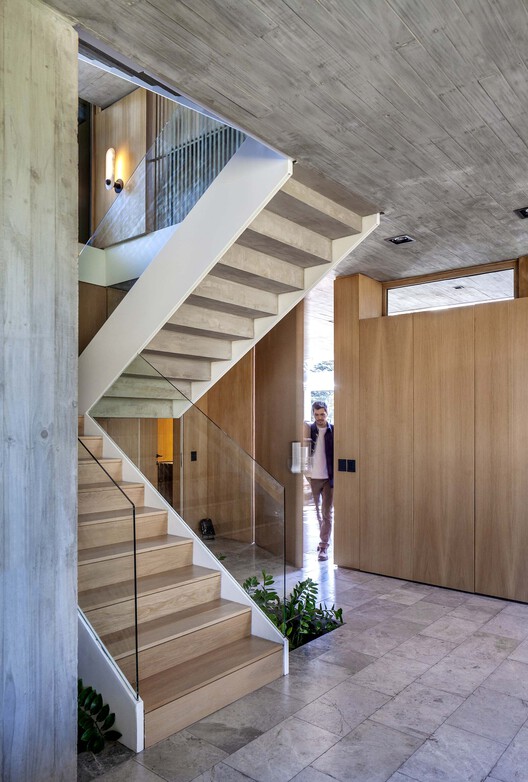 Morphosis House / Estudio PK - Фотография интерьера, лестница, фасад, перила