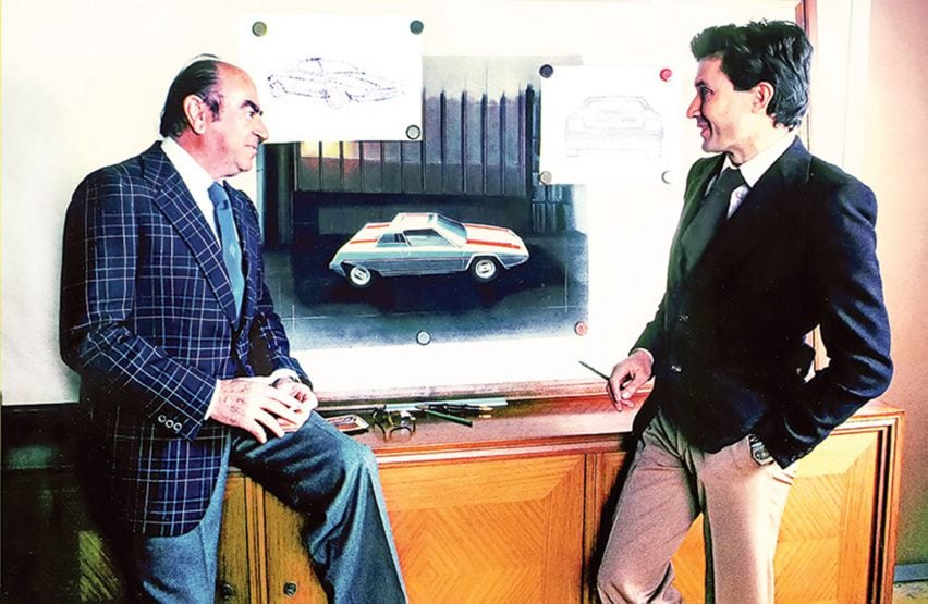 Нуччо Бертоне и Марчелло Гандини с рисунками Ferrari Rainbow в 1975/76 году.