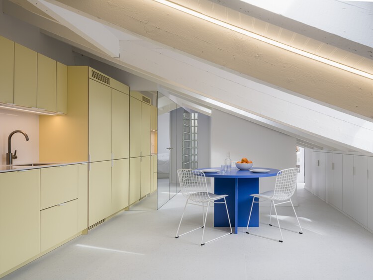 Flix House / gon Architects - Фотография интерьера, кухня, стол, стул