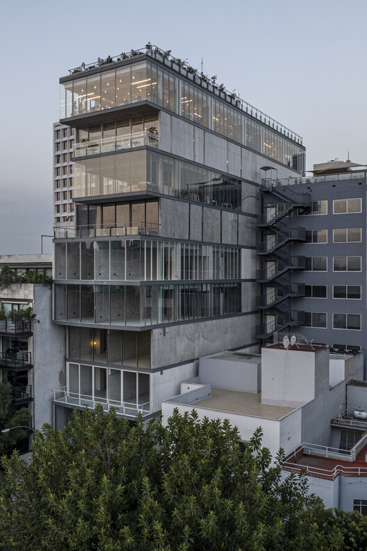 QO Apartments / Archetonic - Экстерьерная фотография, фасад, окна