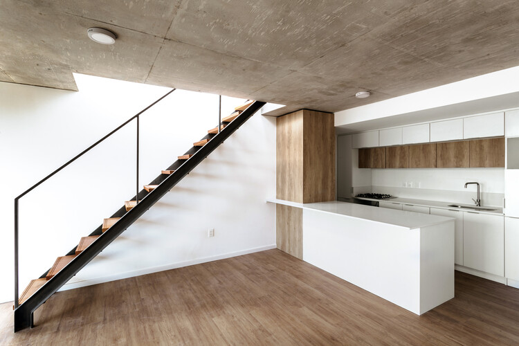 LL Inhouse / Arcieri Arquitectura — Фотография интерьера, кухня, столешница, окна
