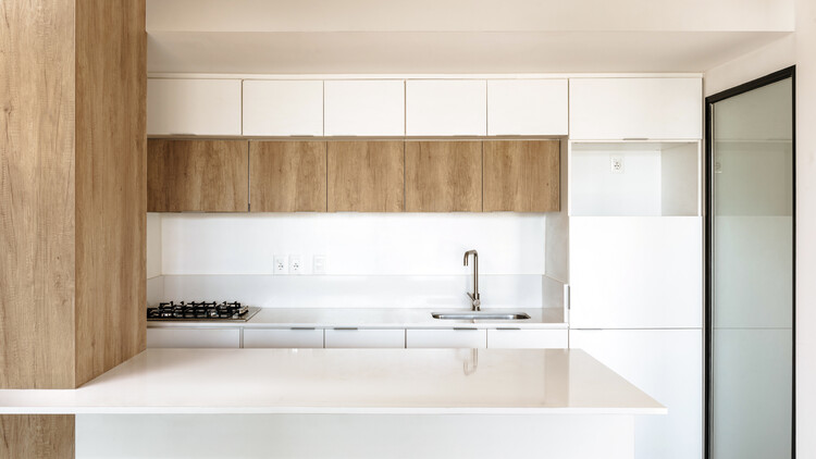 LL Inhouse / Arcieri Arquitectura — Фотография интерьера, кухня, столешница, раковина